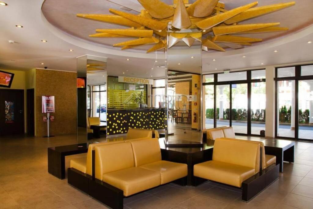 Ferienwohnung Royal Sun, 6 People, 600 M From The Sea Slantschew brjag Exterior foto