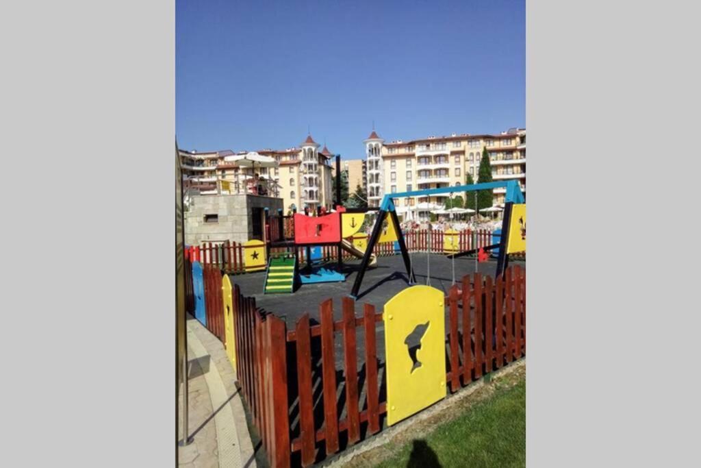 Ferienwohnung Royal Sun, 6 People, 600 M From The Sea Slantschew brjag Exterior foto