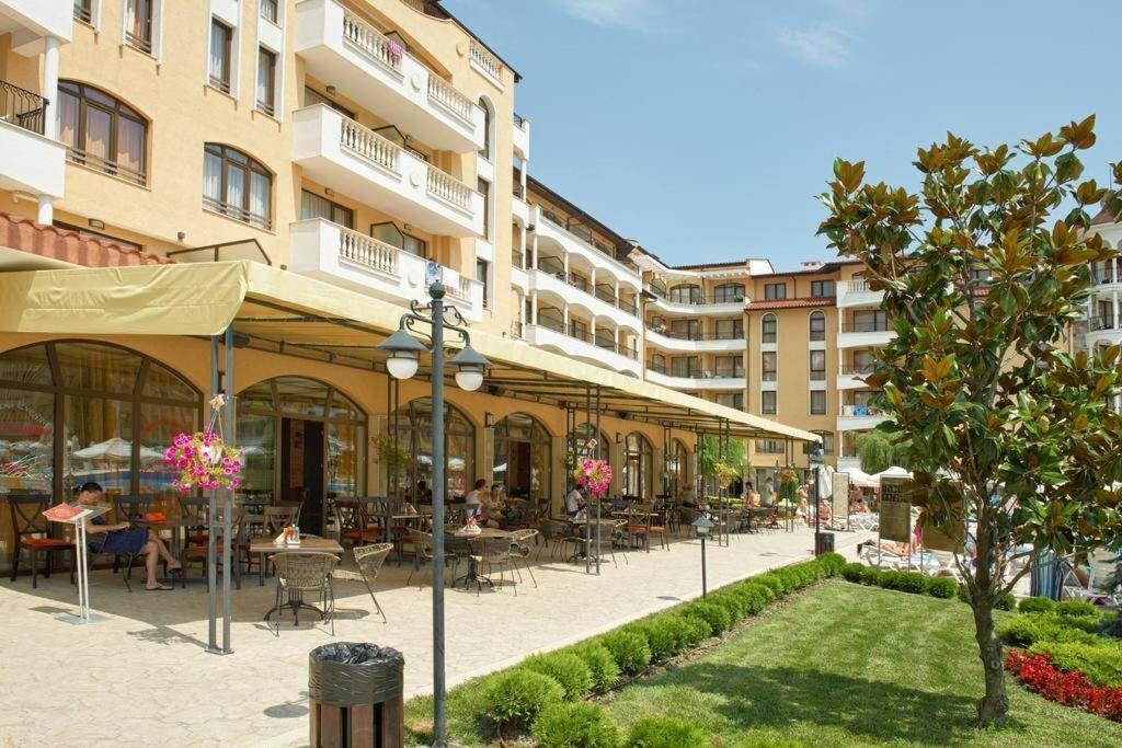 Ferienwohnung Royal Sun, 6 People, 600 M From The Sea Slantschew brjag Exterior foto