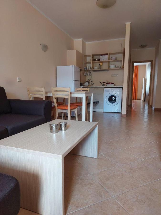 Ferienwohnung Royal Sun, 6 People, 600 M From The Sea Slantschew brjag Exterior foto